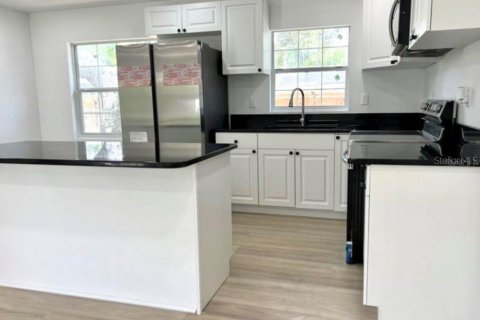 House in Orlando, Florida 3 bedrooms, 101.45 sq.m. № 1848098 - photo 6