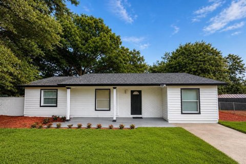 Villa ou maison à vendre à Sanford, Floride: 3 chambres, 112.04 m2 № 2341546 - photo 2