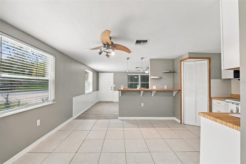 Villa ou maison à louer à Palm Harbor, Floride: 2 chambres, 99.59 m2 № 2386573 - photo 14