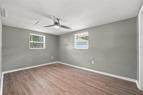 Villa ou maison à louer à Palm Harbor, Floride: 2 chambres, 99.59 m2 № 2386573 - photo 11