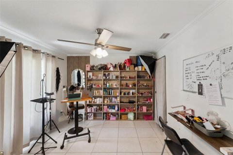 Commercial property in Kissimmee, Florida 5 bedrooms, 235.23 sq.m. № 2202462 - photo 23