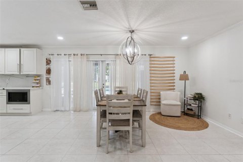 Commercial property in Kissimmee, Florida 5 bedrooms, 235.23 sq.m. № 2202462 - photo 7