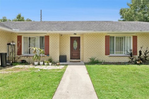 Commercial property in Kissimmee, Florida 5 bedrooms, 235.23 sq.m. № 2202462 - photo 2