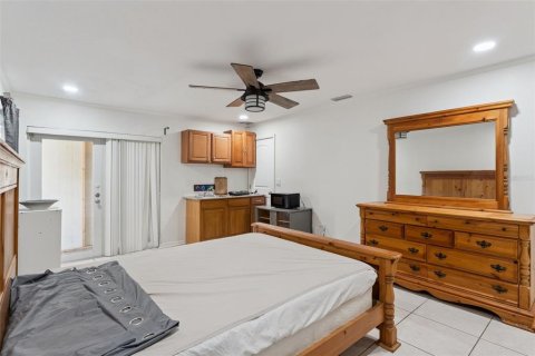 Commercial property in Kissimmee, Florida 5 bedrooms, 235.23 sq.m. № 2202462 - photo 15