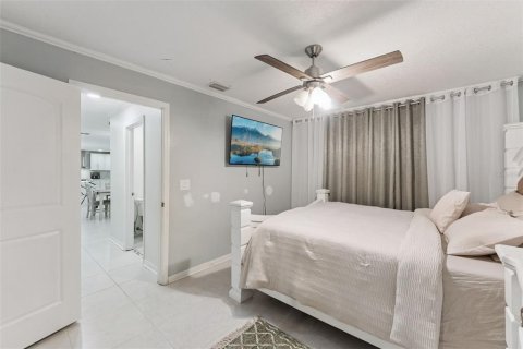 Commercial property in Kissimmee, Florida 5 bedrooms, 235.23 sq.m. № 2202462 - photo 14