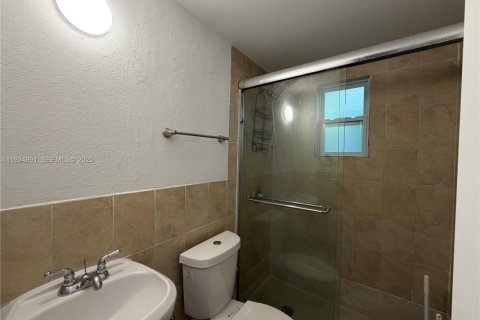 Apartamento en alquiler en Miami Beach, Florida, 1 dormitorio, 45.8 m2 № 1993056 - foto 8