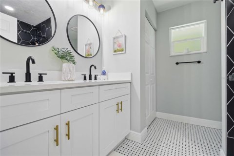 Casa en venta en Bradenton, Florida, 3 dormitorios, 190.36 m2 № 2094575 - foto 28