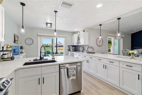 Casa en venta en Bradenton, Florida, 3 dormitorios, 190.36 m2 № 2094575 - foto 19