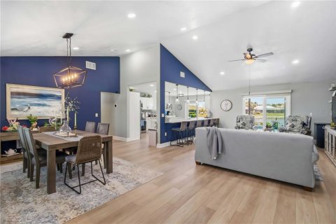 Casa en venta en Bradenton, Florida, 3 dormitorios, 190.36 m2 № 2094575 - foto 11
