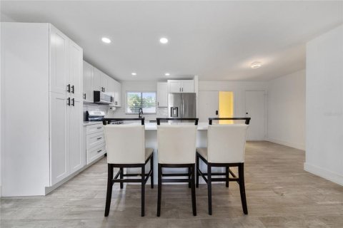 Casa en venta en Orlando, Florida, 3 dormitorios, 146.41 m2 № 1919416 - foto 10