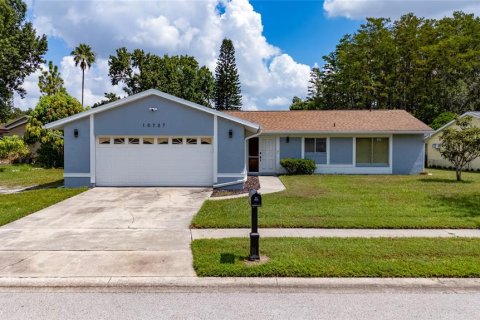 Casa en venta en Orlando, Florida, 3 dormitorios, 146.41 m2 № 1919416 - foto 1