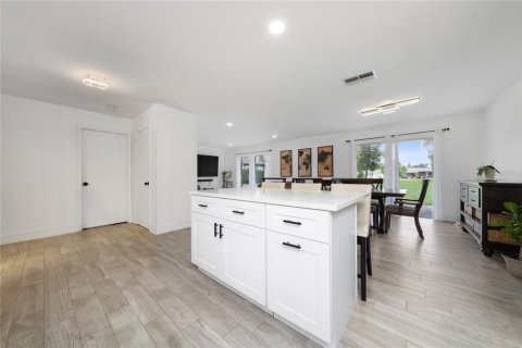 Casa en venta en Orlando, Florida, 3 dormitorios, 146.41 m2 № 1919416 - foto 11