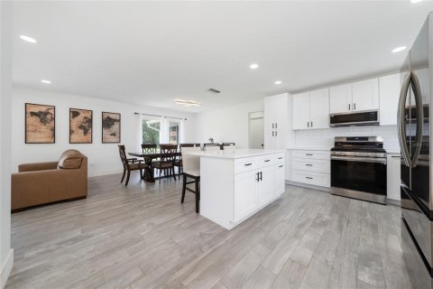 Casa en venta en Orlando, Florida, 3 dormitorios, 146.41 m2 № 1919416 - foto 8