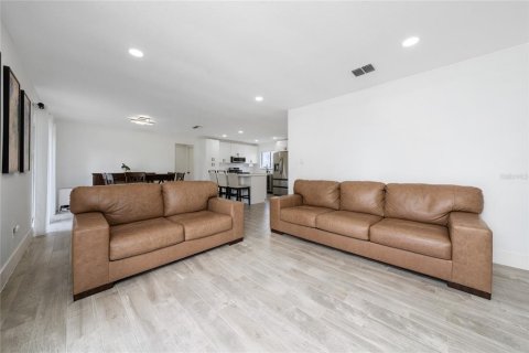 Casa en venta en Orlando, Florida, 3 dormitorios, 146.41 m2 № 1919416 - foto 16