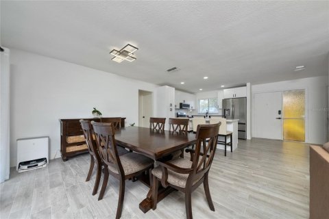 Casa en venta en Orlando, Florida, 3 dormitorios, 146.41 m2 № 1919416 - foto 13