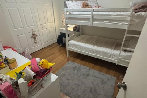 Снять в аренду таунхаус в Майами, Флорида 3 спальни, 138.52м2, № 1987890 - фото 20