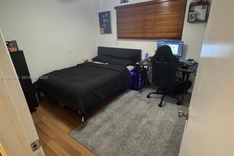 Снять в аренду таунхаус в Майами, Флорида 3 спальни, 138.52м2, № 1987890 - фото 18