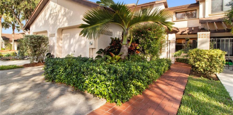 Таунхаус в Майами, Флорида 3 спальни, 138.52м2 № 1987890