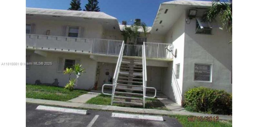 Кондоминиум с 2 спальнями в Майами, Флорида № 2015874