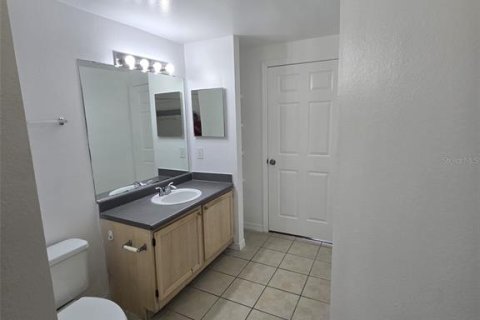 Condo in Orlando, Florida, 3 bedrooms  № 2209572 - photo 15