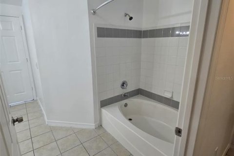Condo in Orlando, Florida, 3 bedrooms  № 2209572 - photo 19