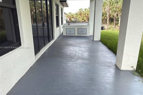 House in Port Charlotte, Florida 4 bedrooms № 1955048 - photo 22