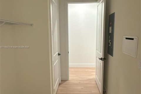 House in Port Charlotte, Florida 4 bedrooms № 1955048 - photo 25