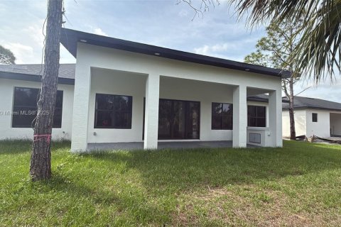 House in Port Charlotte, Florida 4 bedrooms № 1955048 - photo 21