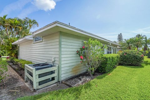 Villa ou maison à louer à Vero Beach, Floride: 2 chambres, 131.64 m2 № 1171137 - photo 1