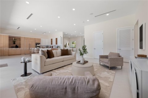 Villa ou maison à vendre à Miami, Floride: 4 chambres, 333.52 m2 № 2044669 - photo 12