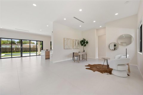 Villa ou maison à vendre à Miami, Floride: 4 chambres, 333.52 m2 № 2044669 - photo 5
