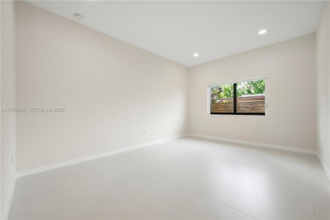 Villa ou maison à vendre à Miami, Floride: 4 chambres, 333.52 m2 № 2044669 - photo 25