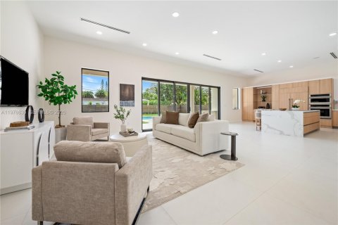 Villa ou maison à vendre à Miami, Floride: 4 chambres, 333.52 m2 № 2044669 - photo 3