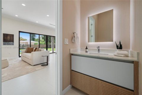 Villa ou maison à vendre à Miami, Floride: 4 chambres, 333.52 m2 № 2044669 - photo 16