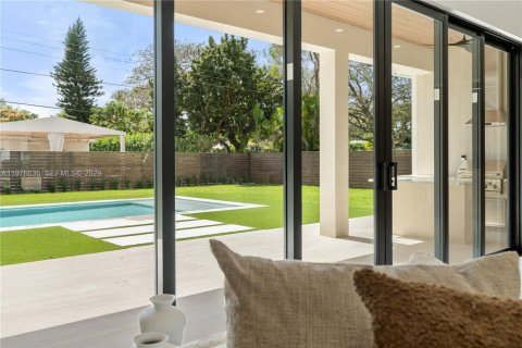 Villa ou maison à vendre à Miami, Floride: 4 chambres, 333.52 m2 № 2044669 - photo 15