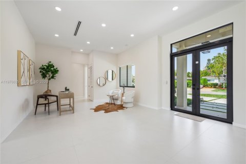Villa ou maison à vendre à Miami, Floride: 4 chambres, 333.52 m2 № 2044669 - photo 4