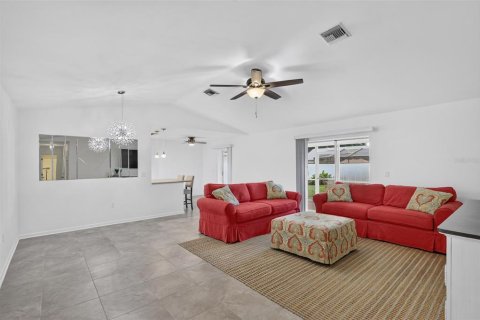 Villa ou maison à vendre à Sarasota, Floride: 3 chambres, 133.78 m2 № 2215446 - photo 13