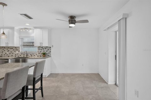 Villa ou maison à vendre à Sarasota, Floride: 3 chambres, 133.78 m2 № 2215446 - photo 17
