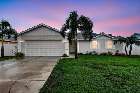 Villa ou maison à Sarasota, Floride 3 chambres, 133.78 m2 № 2215446
