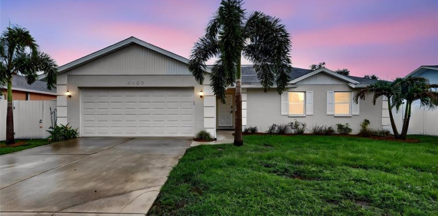 Villa ou maison à Sarasota, Floride 3 chambres, 133.78 m2 № 2215446
