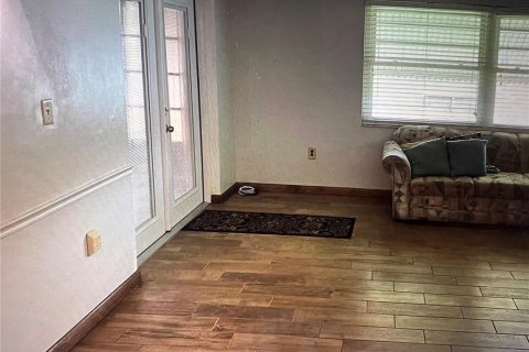 House in Port Richey, Florida 2 bedrooms, 121.7 sq.m. № 1817961 - photo 11
