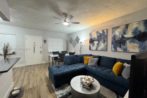 Appartement à North Miami, Floride 1 chambre, 53.14 m2 № 2412927