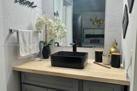 Appartement à louer à North Miami, Floride: 1 chambre, 53.14 m2 № 2412927 - photo 2