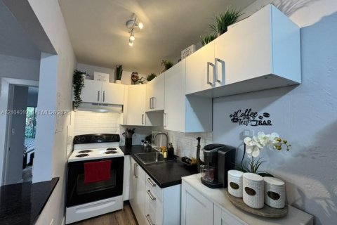 Appartement à louer à North Miami, Floride: 1 chambre, 53.14 m2 № 2412927 - photo 11