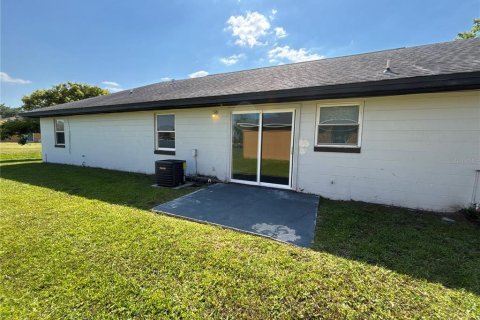 Appartement à louer à Poinciana, Floride: 2 chambres, 84.36 m2 № 2345427 - photo 3