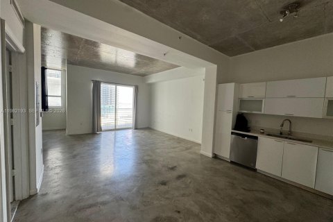 Apartment in Miami, Florida 1 bedroom, 68.56 sq.m. № 2043320 - photo 3