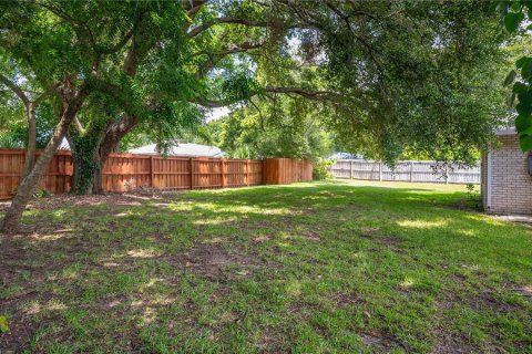 House in Winter Haven, Florida 4 bedrooms, 238.67 sq.m. № 1828646 - photo 8