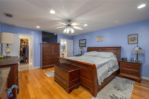House in Winter Haven, Florida 4 bedrooms, 238.67 sq.m. № 1828646 - photo 20