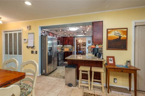 House in Winter Haven, Florida 4 bedrooms, 238.67 sq.m. № 1828646 - photo 11