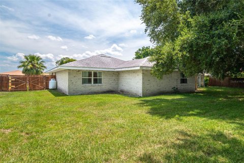 House in Winter Haven, Florida 4 bedrooms, 238.67 sq.m. № 1828646 - photo 6